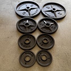 Like New Titan Fitness 170 Lb Olympic Cast Iron Weight Plates Home Gym Equipment 