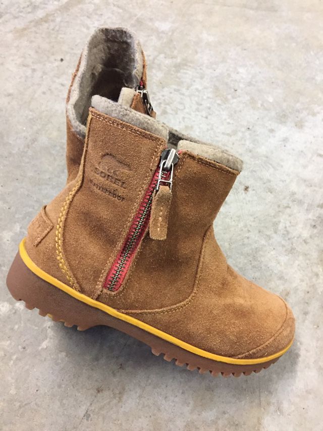 Women’s Sorel Waterproof Short Boots, Size 7