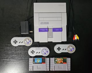 Super Nintendo Console, Model SNS-001, Cords, 3 Controllers, 2 Games, Very Good Condition