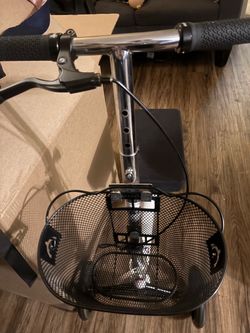 Knee scooter