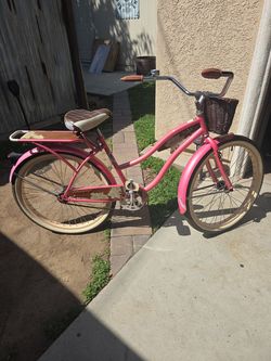Girls Panama jack 26 inch bicycle like new new tires handle bars grips $80