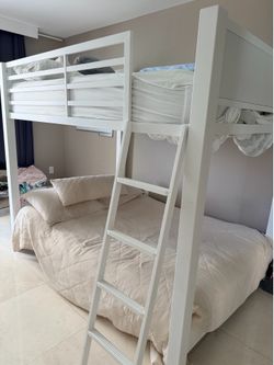 Bunk bead white twin size with mattress