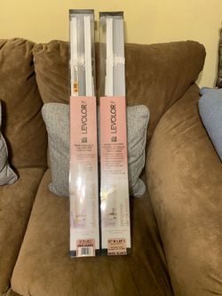 2 white Aluminum Blinds new”