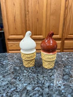 Ceramic Vintage Mid Century Foster Freeze Safe-T Ice Cream Cone Pair of Salt and Pepper Shakers. Size approximately 3 inches tall. Preowned. Had be