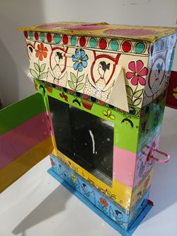Mail Box.Hand Made And Painted, Amazing Colors 
Pick up in Sun valley 