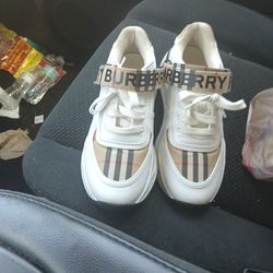 Burberry Shoe 