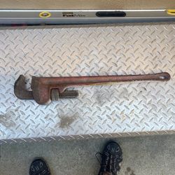Pipe Wrench 