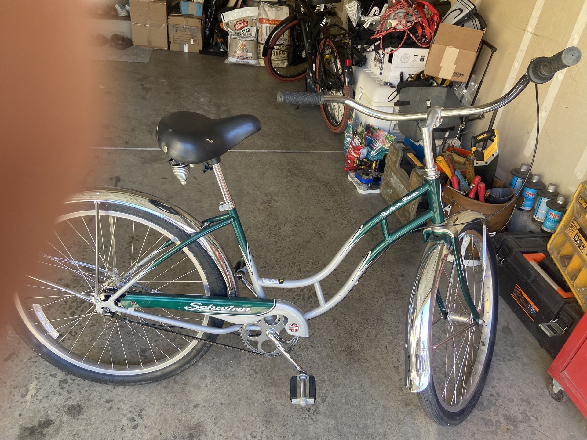 SCHWINN  BIKE