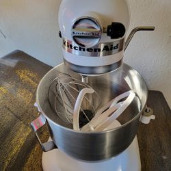 KitchenAid Heavy Duty 5 Qt Bowl Lift Stand Mixer Like New w/ Box