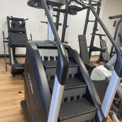 $3300 Life Fitness Power mill 