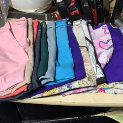 Scrubs Size Xs 15 Total 30$