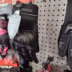 Motorcycle gloves available in different sizes heavy duty gloves
