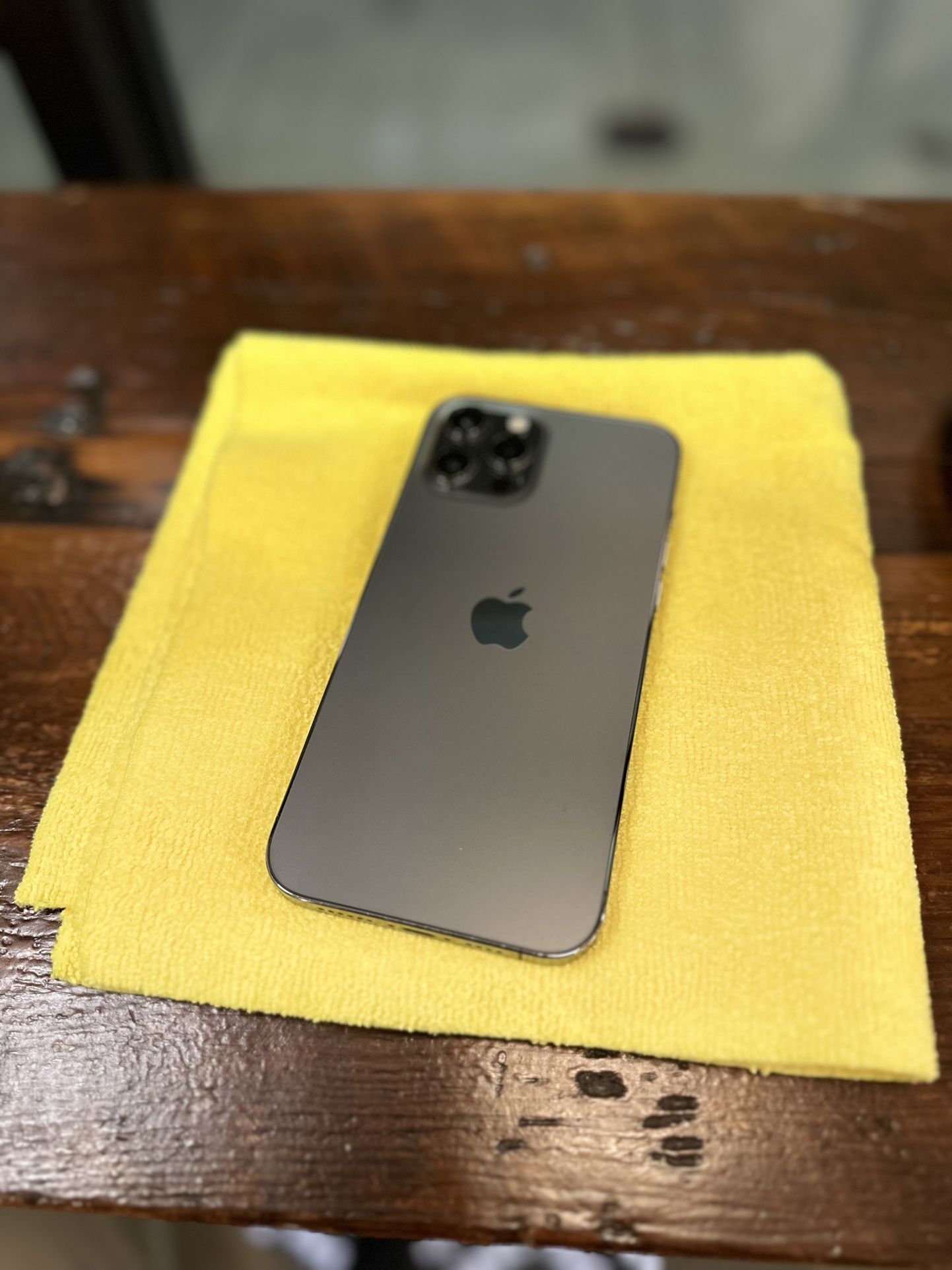 iPhone 12 Pro Max 512gb UNLOCKED