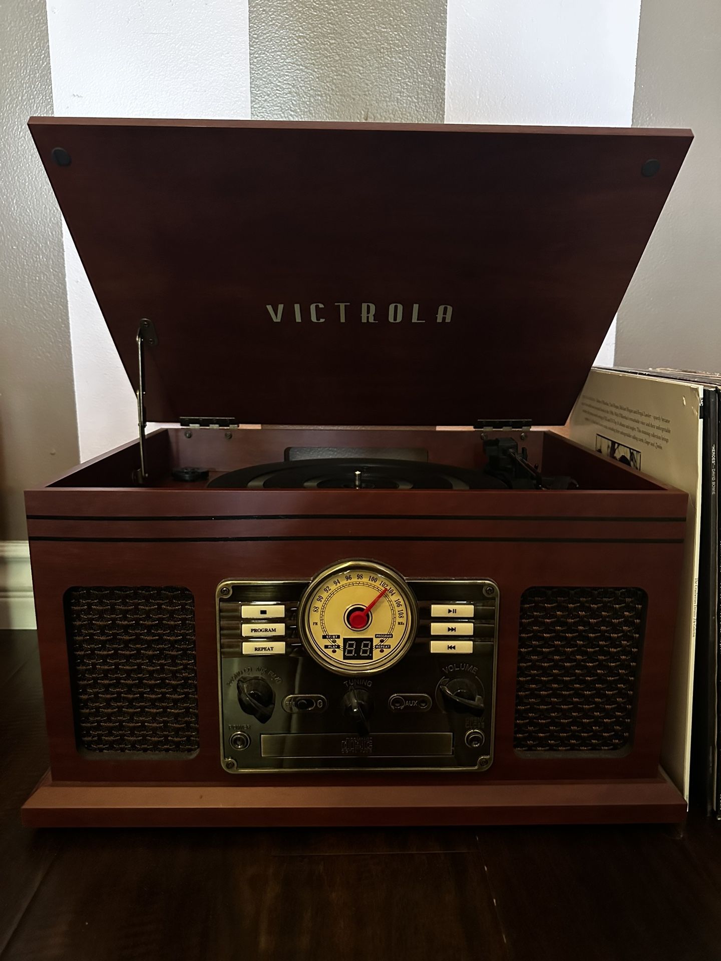 Victrola 6-in-1 bluetooth record player (mahogany)