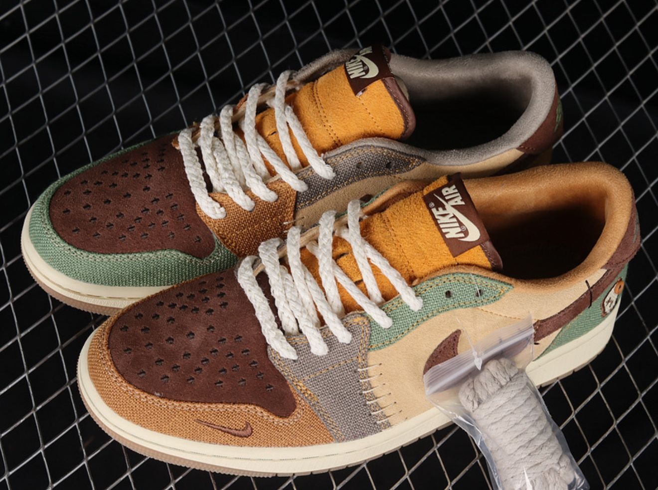 Jordan 1 Retro Low, Zion Voodoo