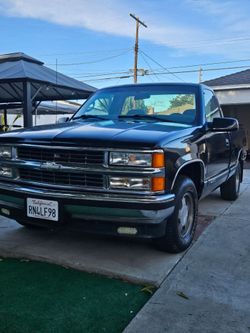 1998 Chevrolet Silverado V8 5.7L Regular Cab Short bed OBS *Make Offer*