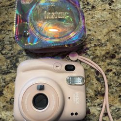 INSTAX MINI 11 w Case (pink) $80