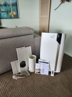 Delonghi 14,000 btu portable air conditioner - like new