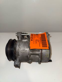 GMC YUKON DENALI XL 14-20 OEM AC AC AIR CONDITION COMPRESSOR MOTOR 5.3L (contact info removed)0