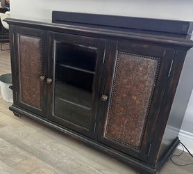 Hooker Furniture Telluride Media Console Cabinet 6FT Wood/Leather