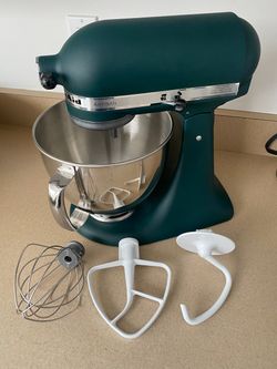 KitchenAid Artisan — 5 Qt Tilt-Head Stand Mixer