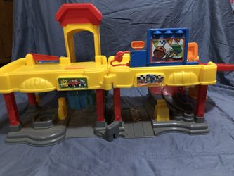 Little People Service Station