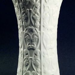 Lenox Wentworth Collection 11" Vase 