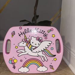 Hello kitty scoot Race