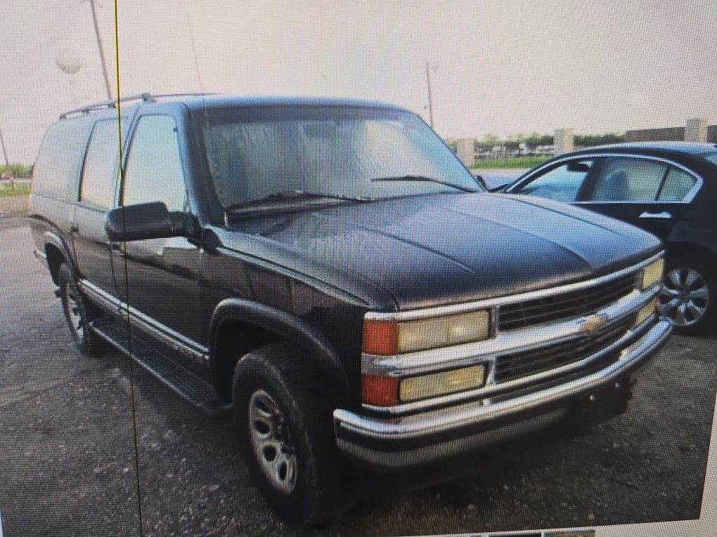 FOR PARTS A 1996 CHEVY SUBURBAN C1500 2X4 4L60 TRANS