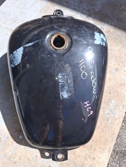 97 Honda Shadow 1100 VT1100C Gas Fuel Tank W Petcock Small Dent Read 