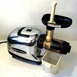 OMEGA Masticating Juicer 