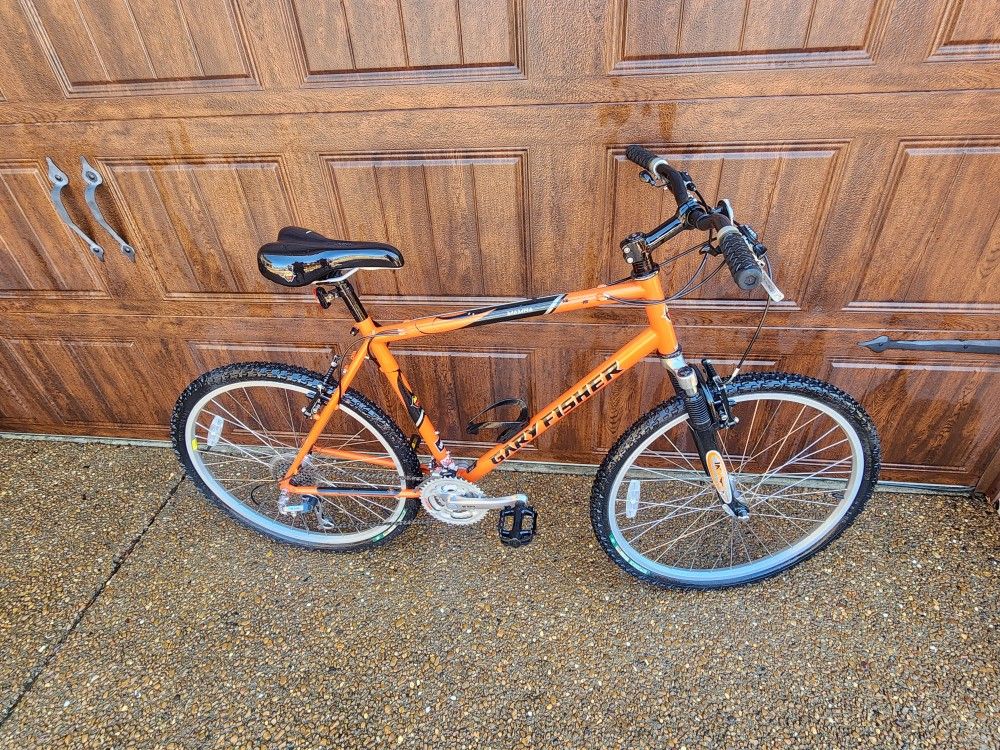 *** GARY FISHER MT BIKE ***
