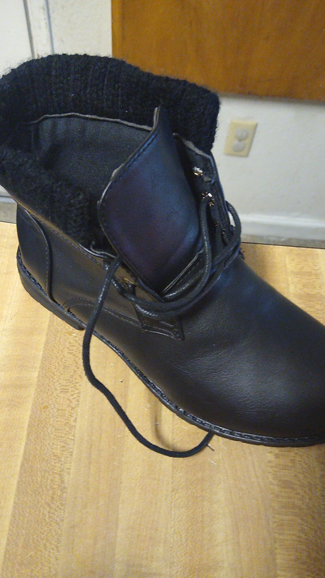 Girl boots brand new.