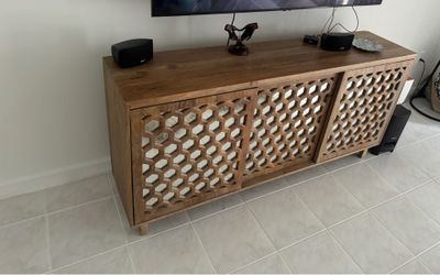 Stand with 3 compartments