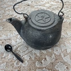 Antique Cast Iron Kettle Fixed Star Lid Primitive Decor