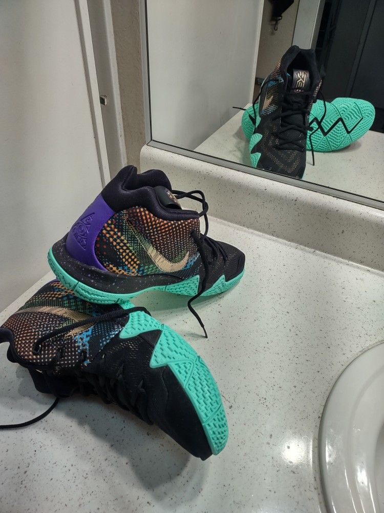Size 11-Kyrie 4 "Mamba Mentality"
