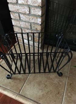 Black Iron Magazine Rack