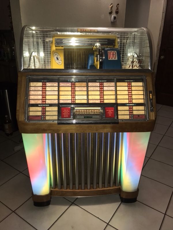 1952 Seeburg C100 Jukebox