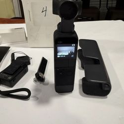 DJI Pocket 2 Creator Combo 4K Gimbal Camera Pocket Size Black