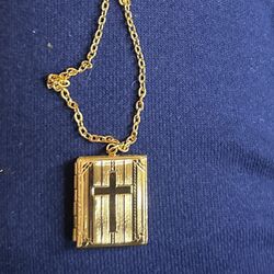 Cross Pendent Locket Necklace