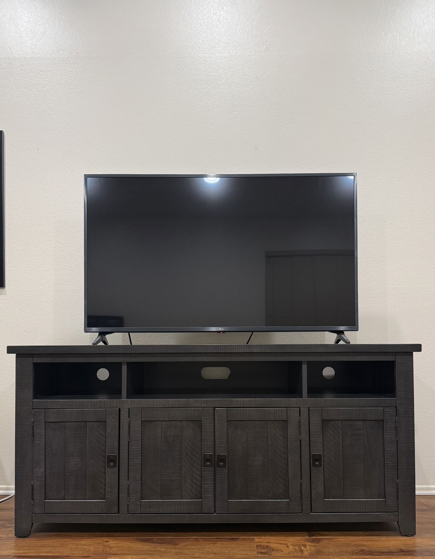 Wooden Shelves Tv Stand