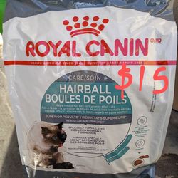 Royal Canin Hairball Care Dry Cat Food 14 Lbs