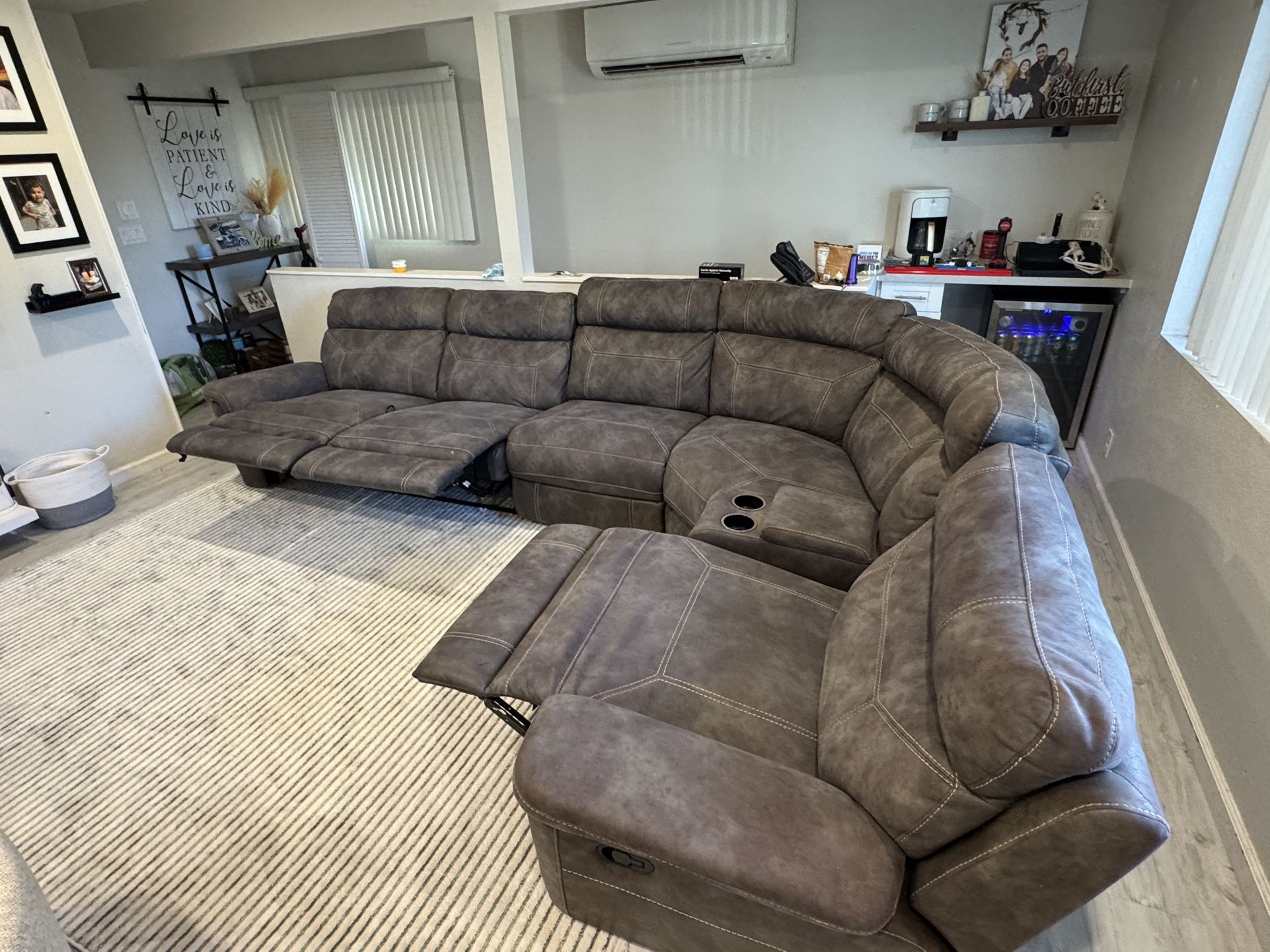 Extra-Large Section 6 Piece Section w/3 Recycling seats