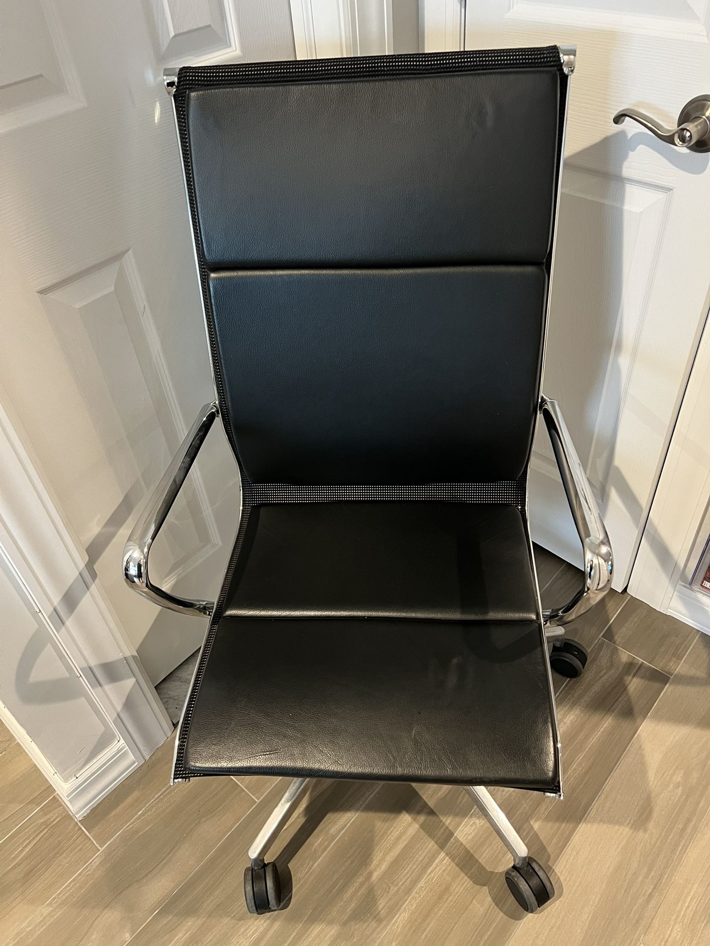 Home Office Computer Chair In Excellent Condition!