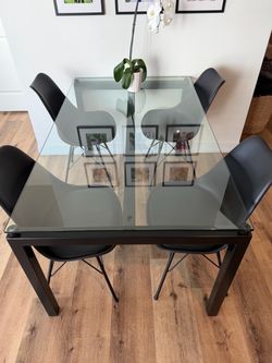 Modern Glass Dining Table - 60" x 35.5" + 4 Black Chairs