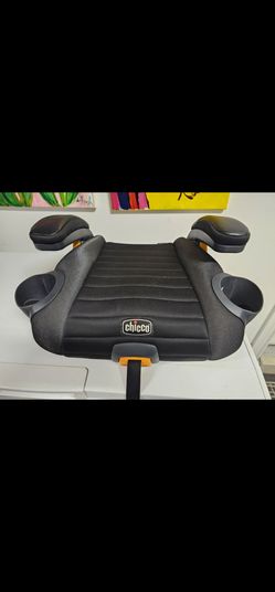 Chicco Gofit Plus Booster Car Seat - gently used - mainly black color