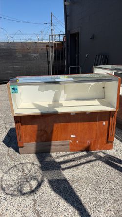 Retail display cabinets