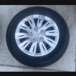 1 - 195/65r15 5x100 5x3.94 Stock Corolla Prius Tire With Good Treads!!!