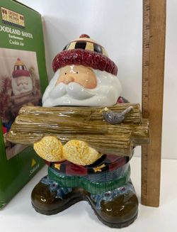 Sakura Debbie Mumm Woodland Santa Ceramic Cookie Jar Holding Firewood Christmas