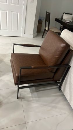 Accent chairs